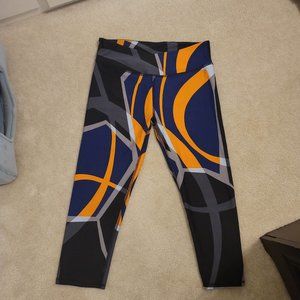 Fabletics Multi-Color Mid-Rise Powerhold Capri Size Large